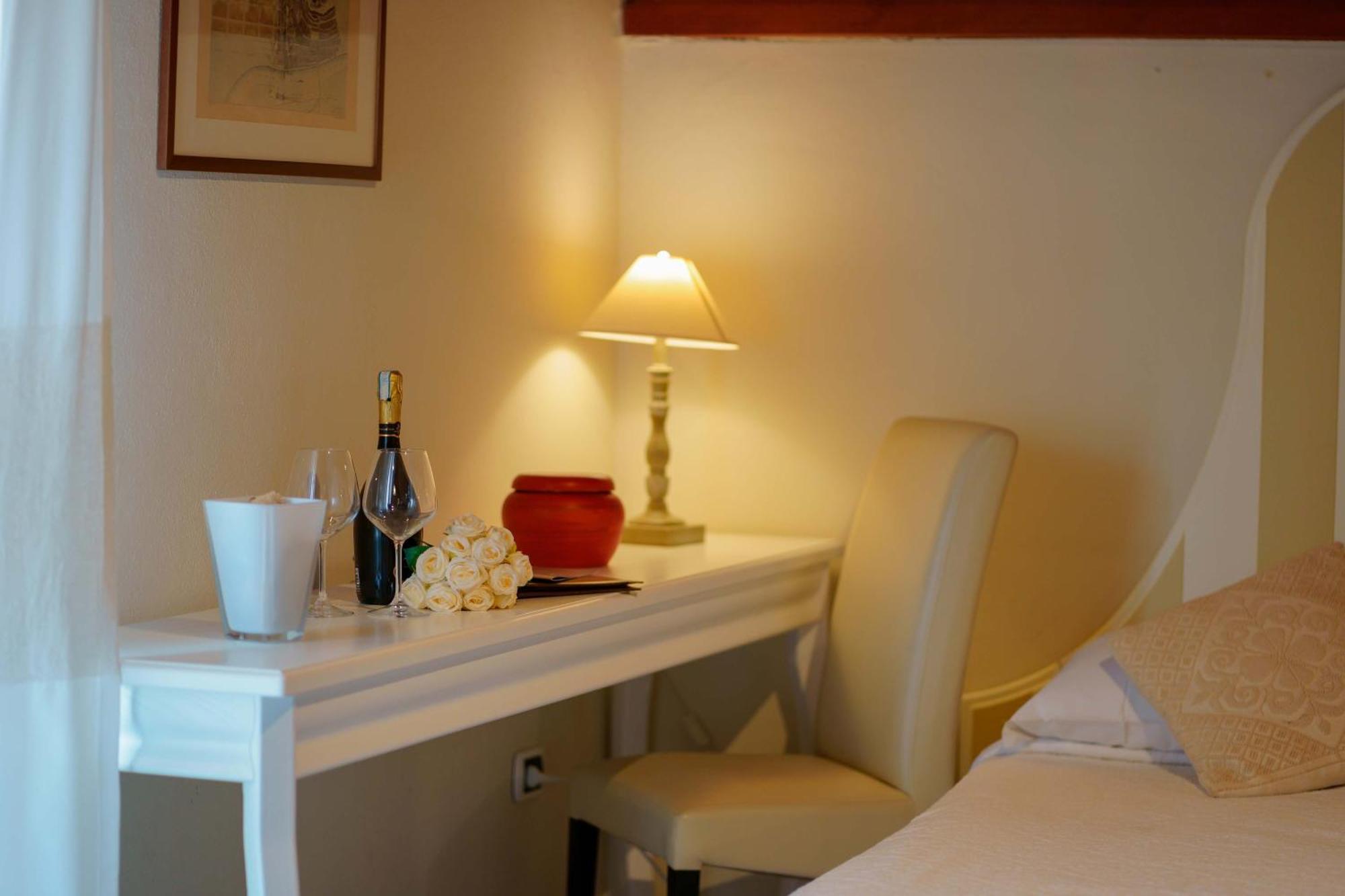 Hotel Palazzo Pischedda Bosa Zimmer foto